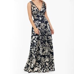 Betsy & Adam‎ -  Foil Print Sleeveless Mesh Gown -